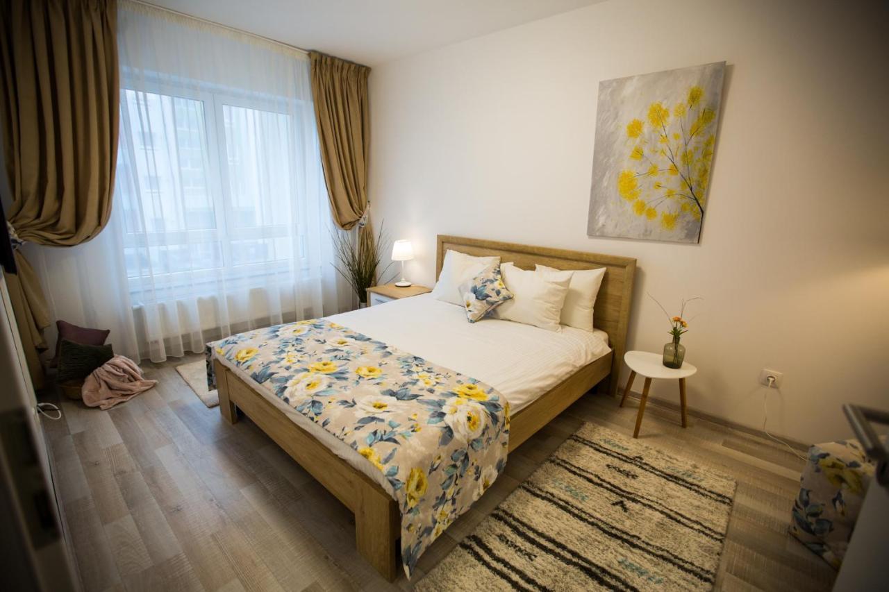 Apartament Ella *